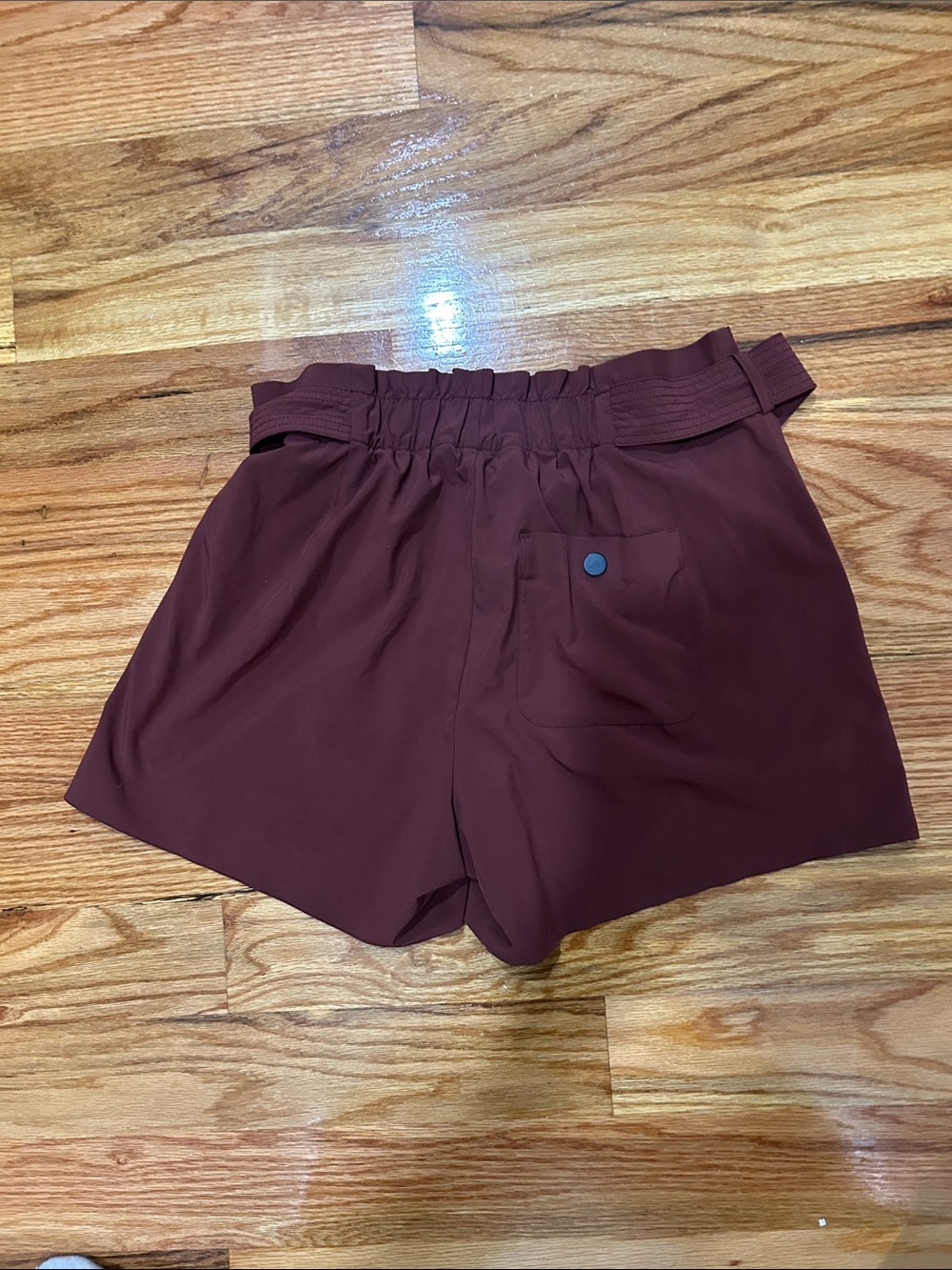 Athleta High-Waist Belted Shorts in Brown/dark rust - Picture 4 of 5
